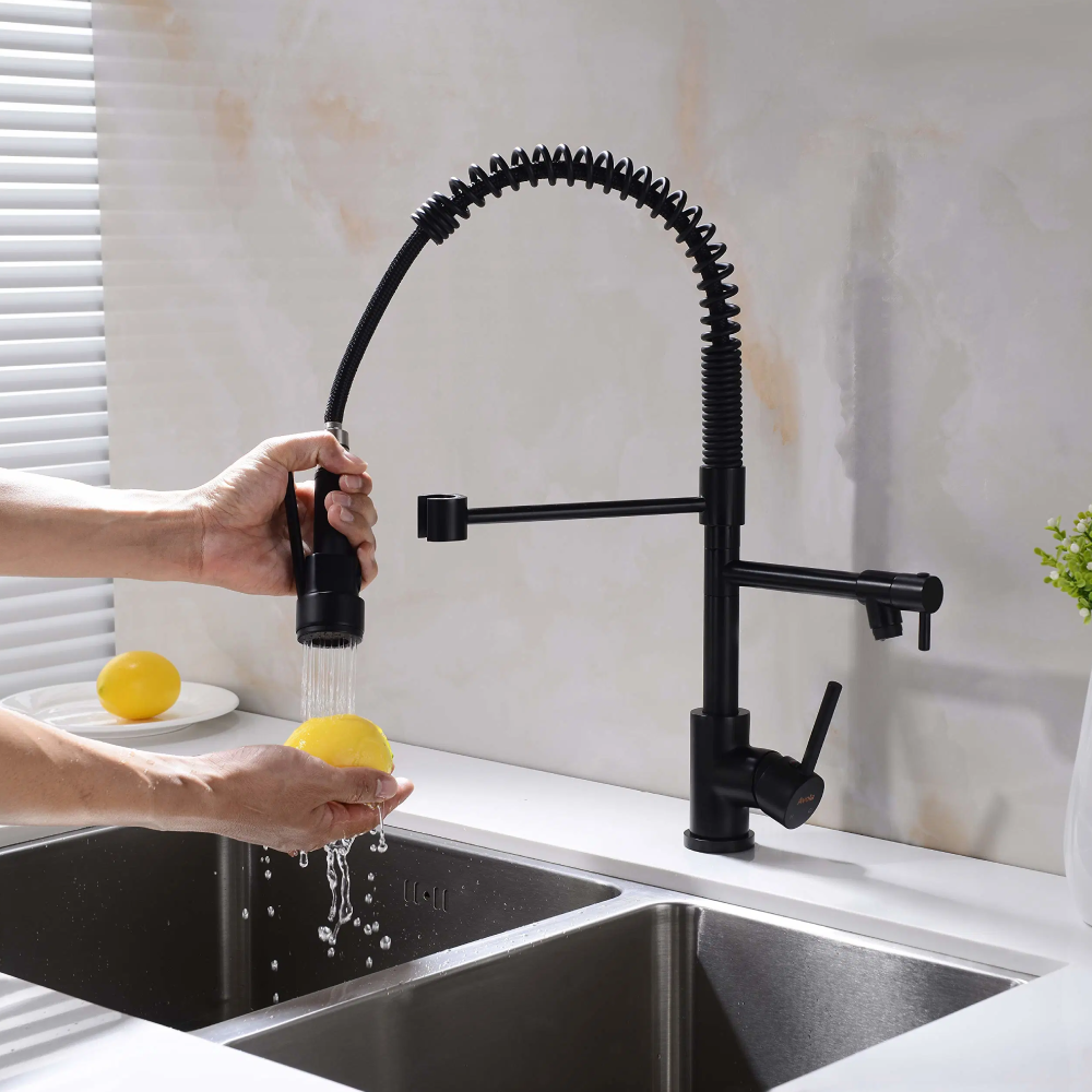 Mitigeur cuisine avec une douchette rétractable - Time Design