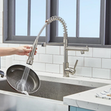 Mitigeur cuisine avec une douchette rétractable - Time Design